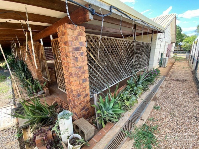 65 Box Street, Clermont QLD 4721