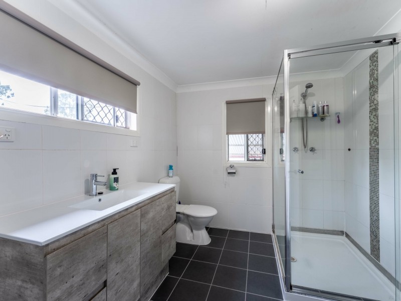 60 Edge Street, Clermont QLD 4721