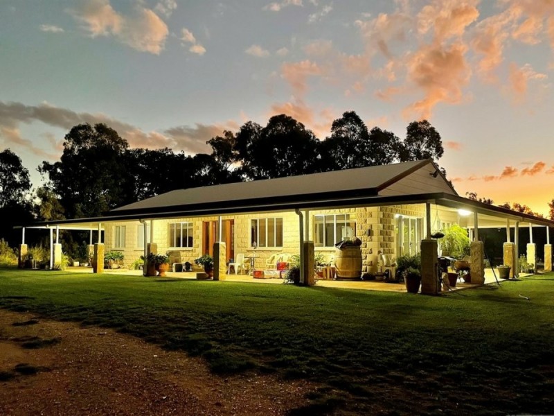 109 Racecourse Road, Clermont QLD 4721