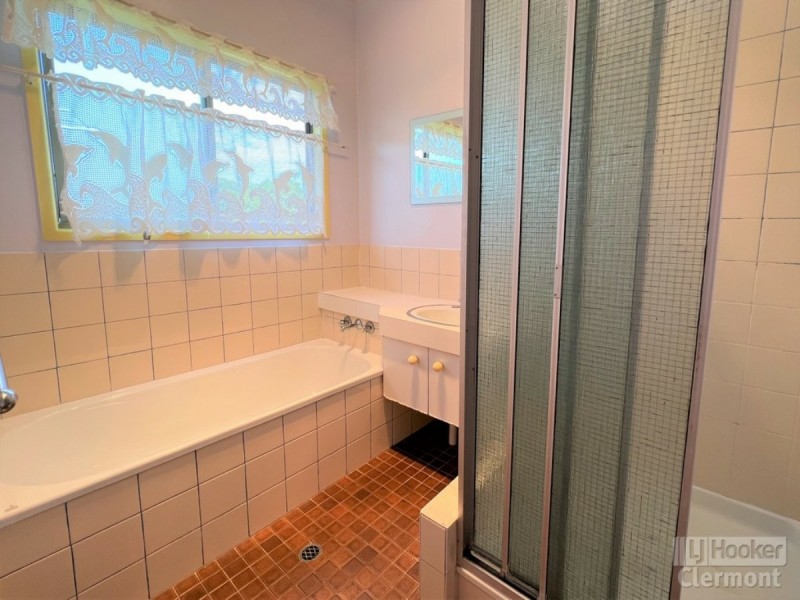 5 Lester Court, Clermont QLD 4721