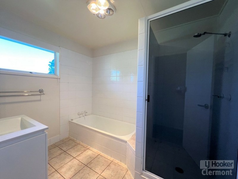 27 Douglass Street, Clermont QLD 4721