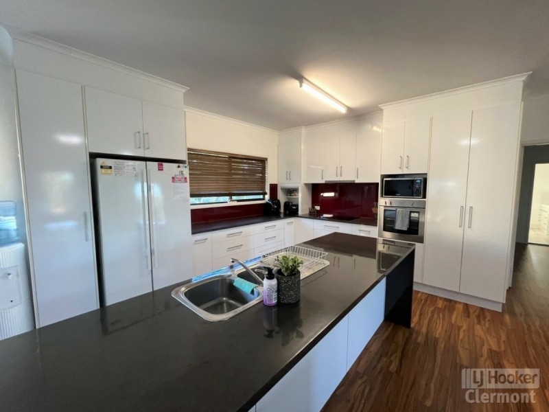 11 Palmer Court, Clermont QLD 4721