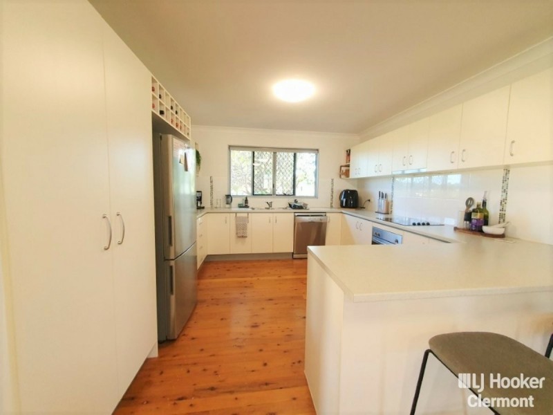 11 Tropic Street, Clermont QLD 4721