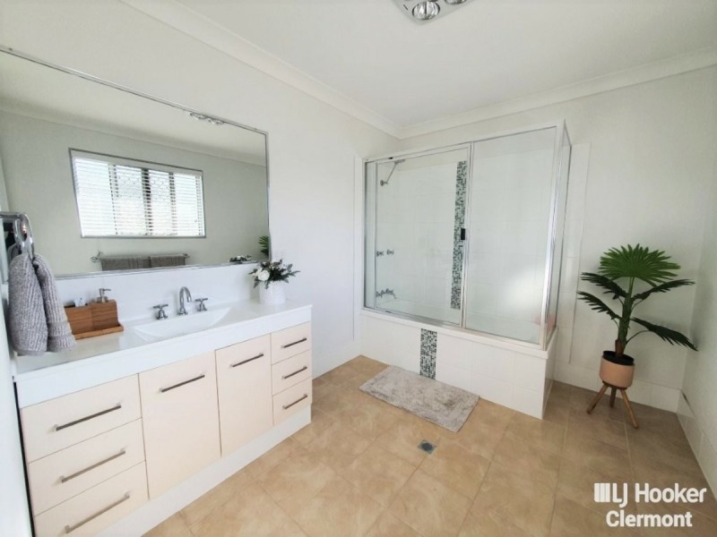 11 Tropic Street, Clermont QLD 4721