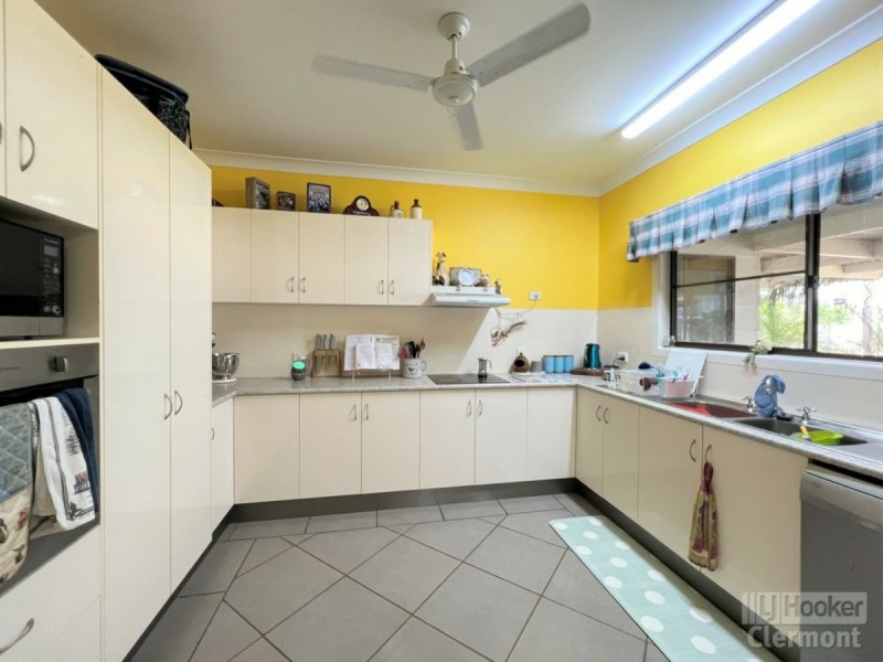 11 Carina Crescent, Clermont QLD 4721
