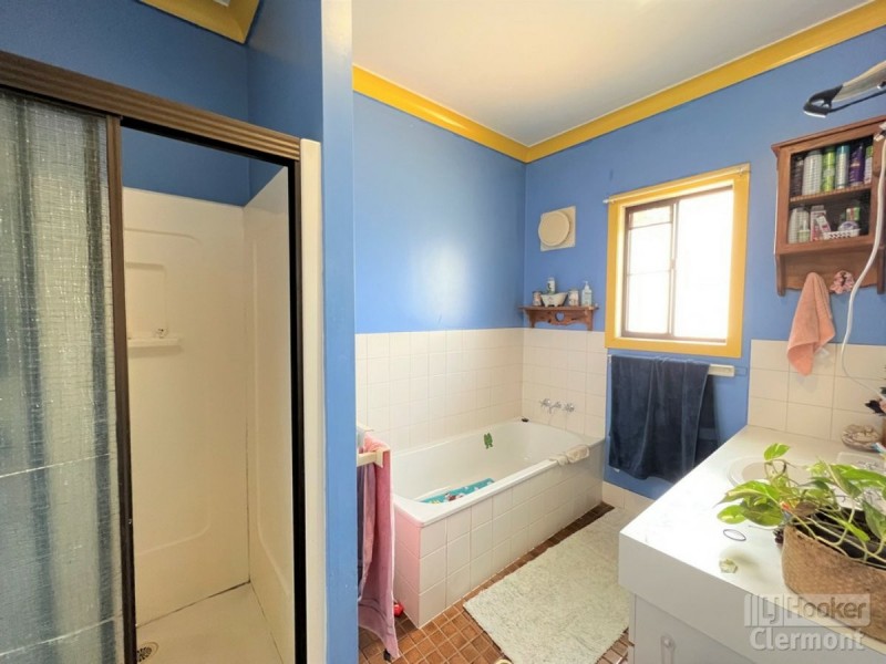 11 Carina Crescent, Clermont QLD 4721