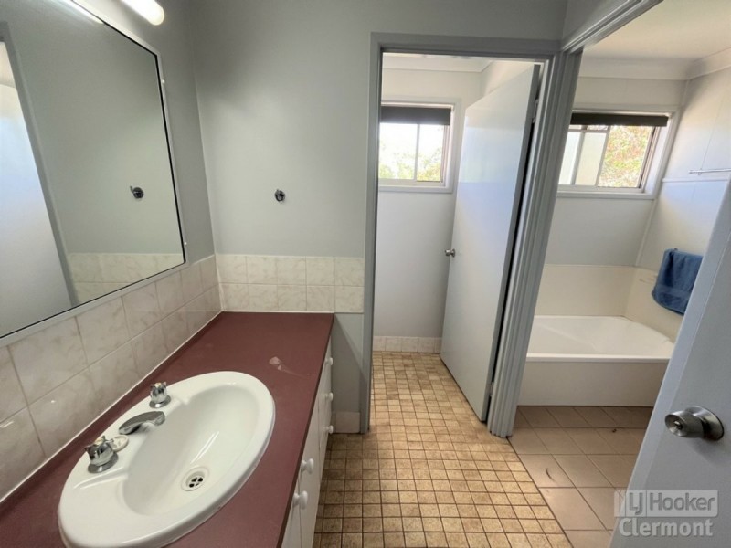 31 Douglass Street, Clermont QLD 4721