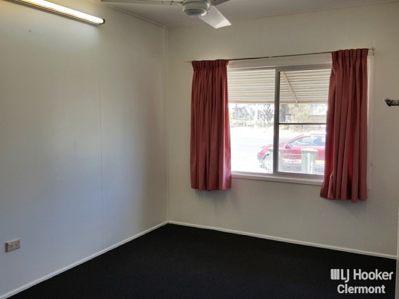 Unit 1, 2 & 3/16 Kitchener Street, Clermont QLD 4721