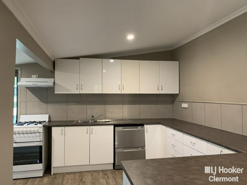 25 Jellicoe Street, Clermont QLD 4721