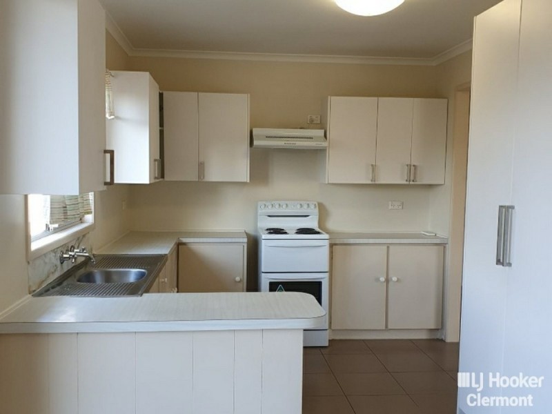 8 Blamey Street, Clermont QLD 4721
