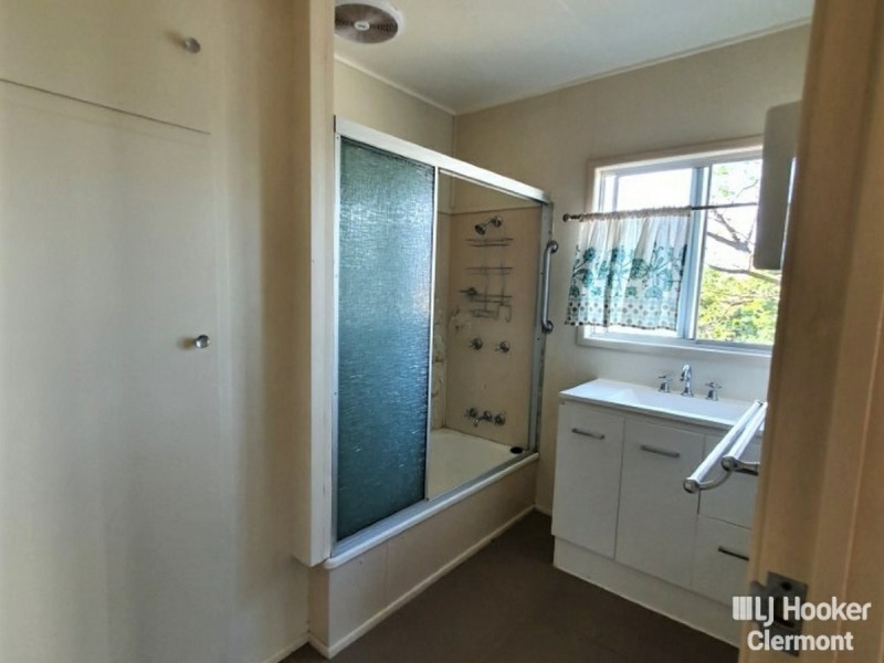 8 Blamey Street, Clermont QLD 4721