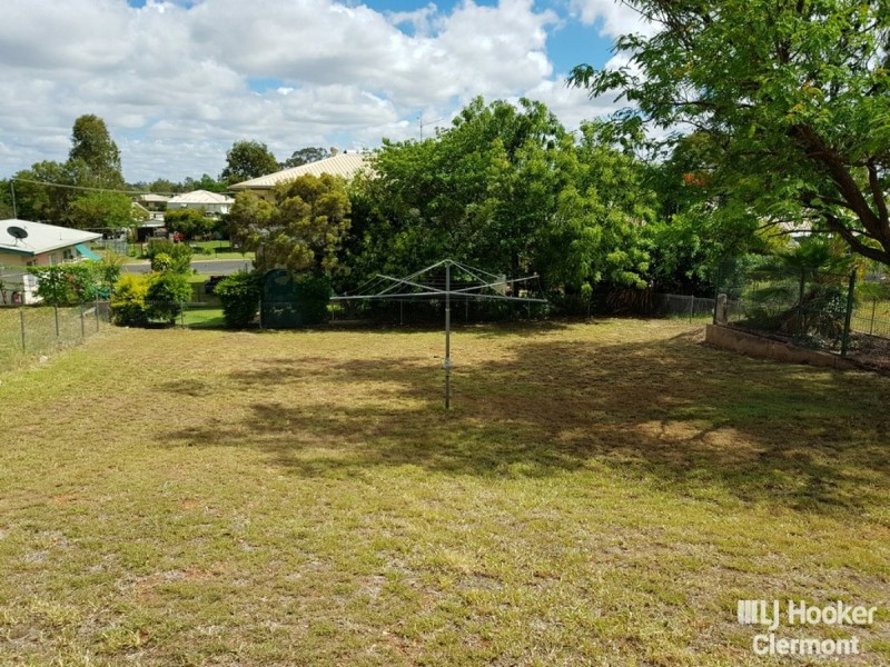 8 Blamey Street, Clermont QLD 4721