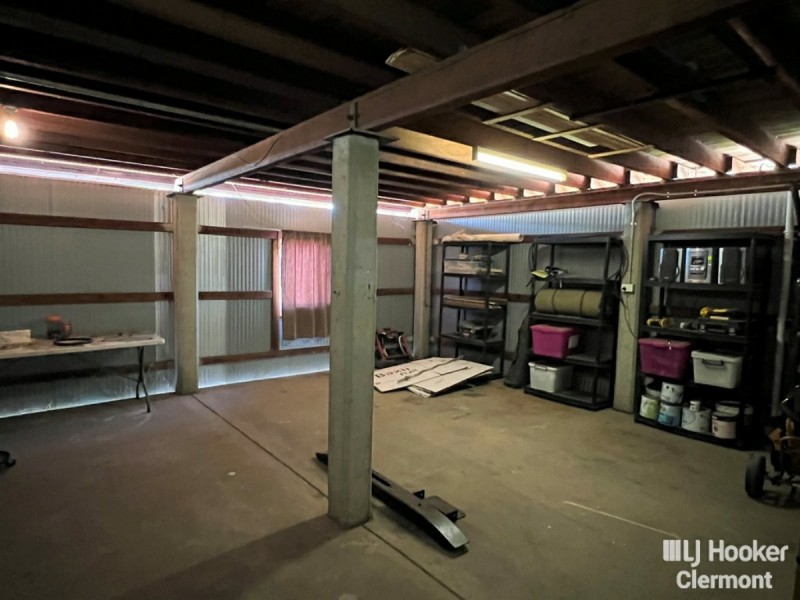 14 Collins Street, Clermont QLD 4721