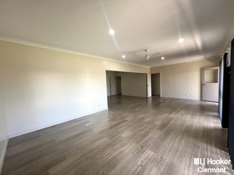 12 Carina Crescent, Clermont QLD 4721