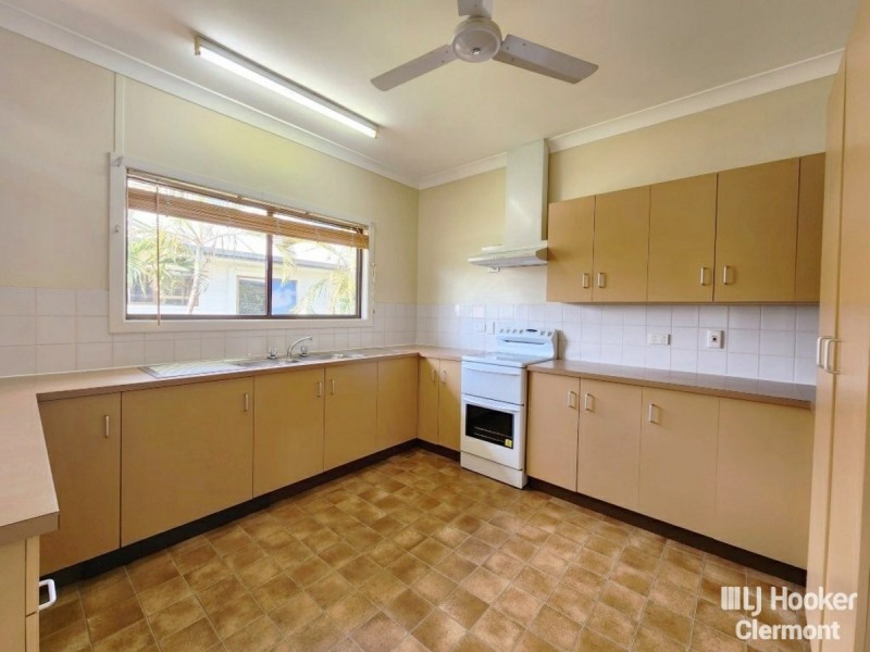 7 Karmoo Street, Clermont QLD 4721