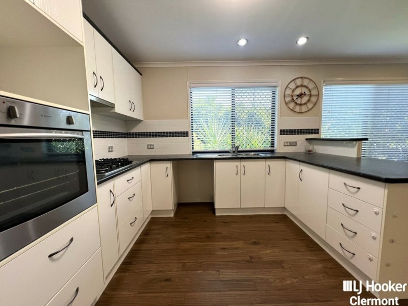 11 Copperfield Road, Clermont QLD 4721