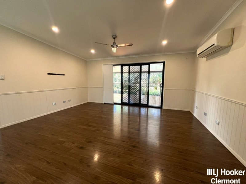 11 Copperfield Road, Clermont QLD 4721