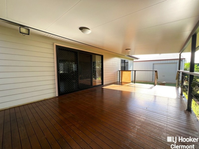 11 Copperfield Road, Clermont QLD 4721