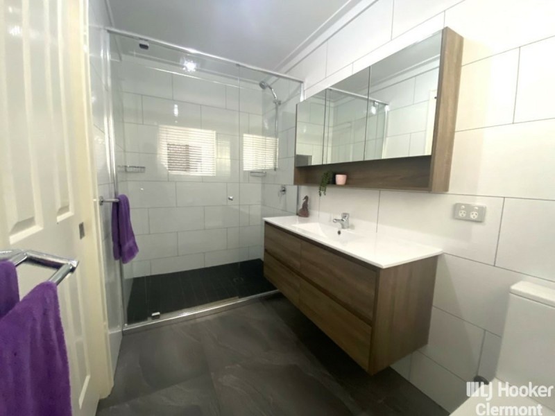 11 Copperfield Road, Clermont QLD 4721