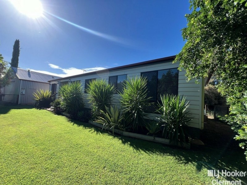 11 Copperfield Road, Clermont QLD 4721