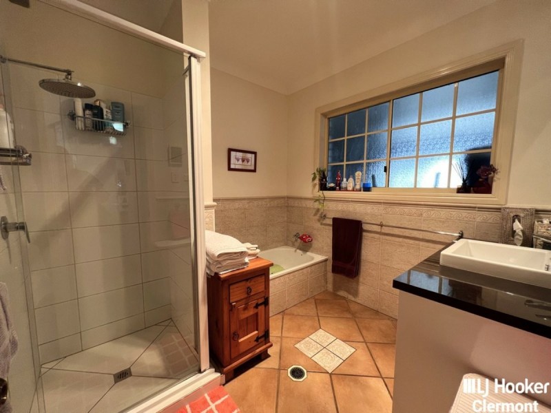 2 Box Street, Clermont QLD 4721