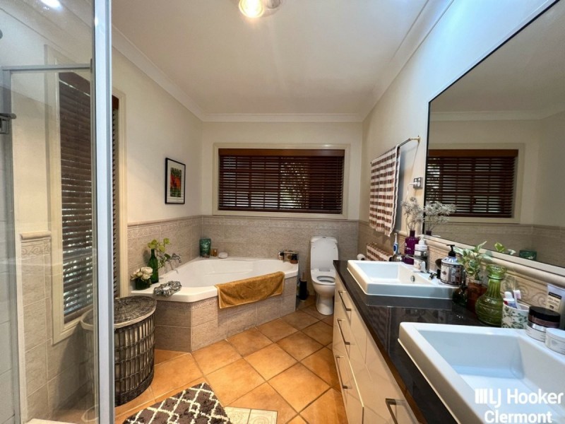 2 Box Street, Clermont QLD 4721