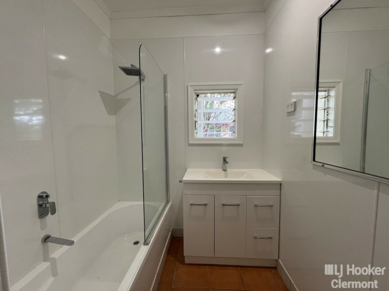 68 Capricorn Street, Clermont QLD 4721
