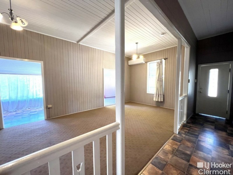 2 Sirius Street, Clermont QLD 4721