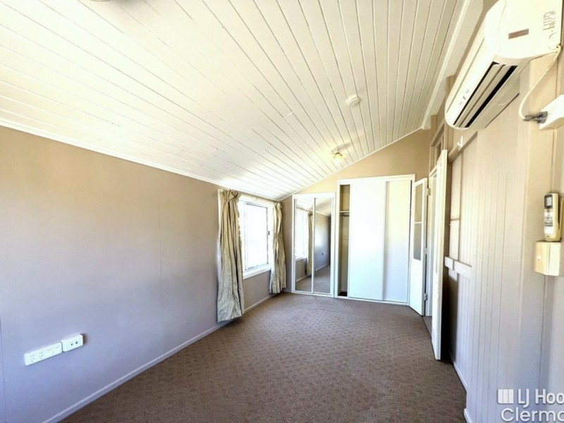 2 Sirius Street, Clermont QLD 4721