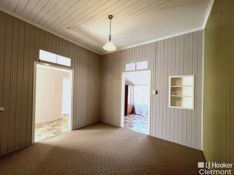 2 Sirius Street, Clermont QLD 4721