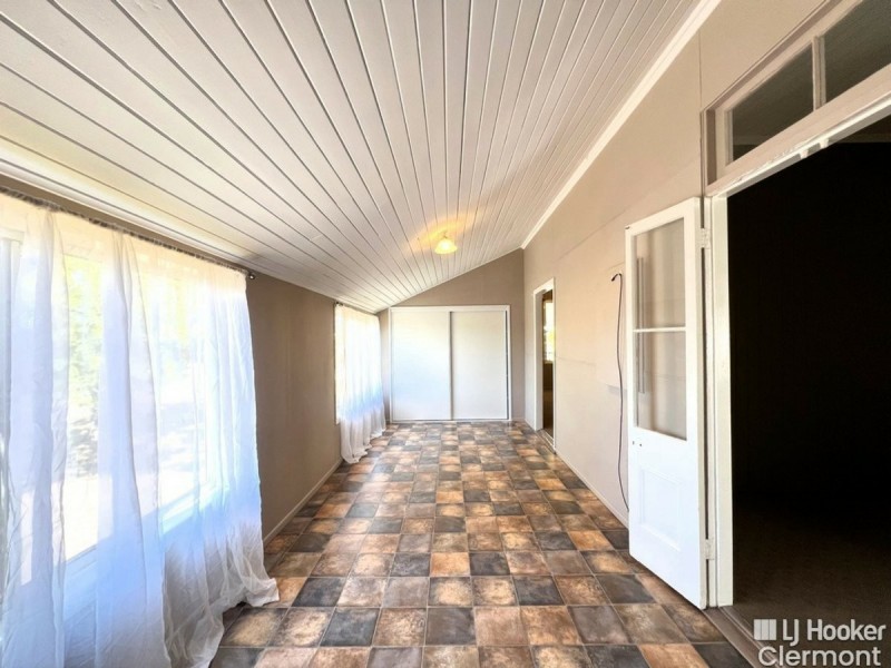 2 Sirius Street, Clermont QLD 4721