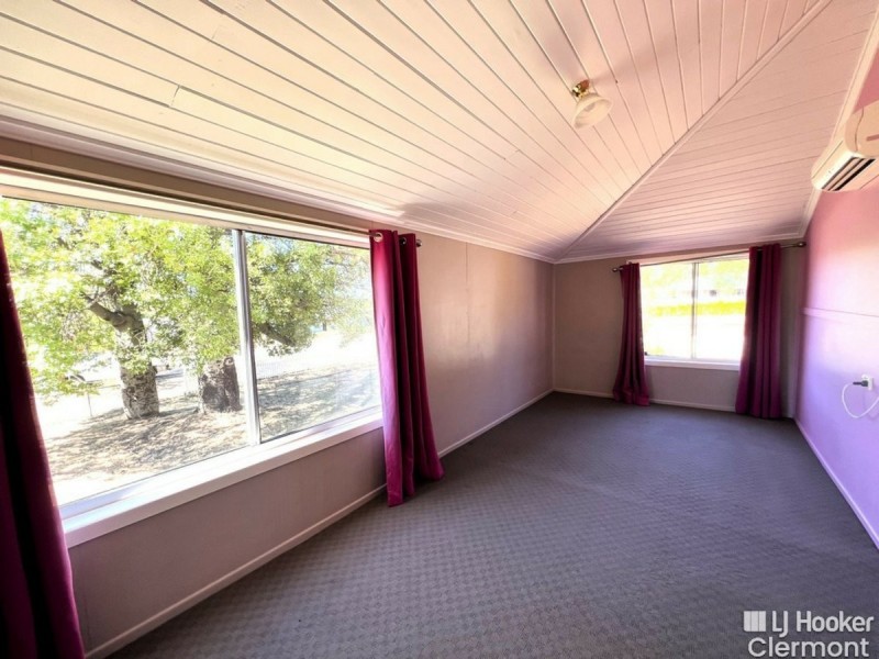 2 Sirius Street, Clermont QLD 4721