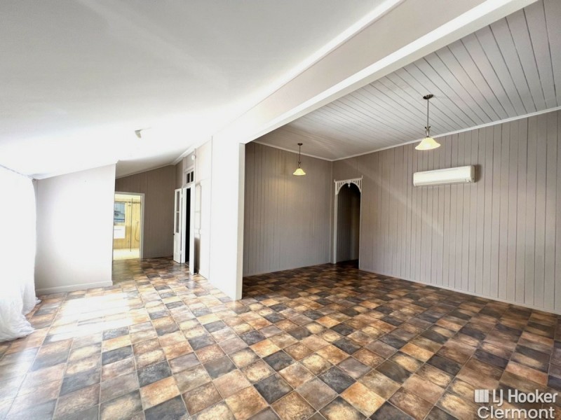 2 Sirius Street, Clermont QLD 4721