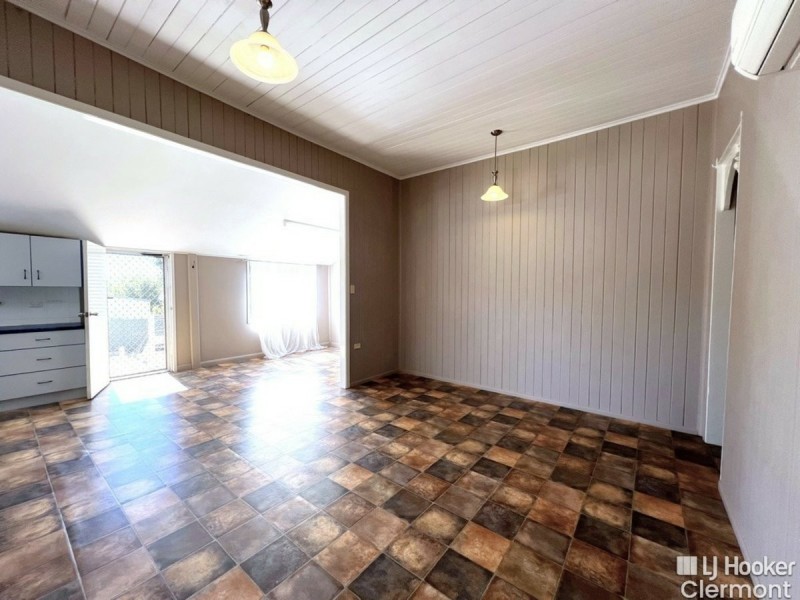 2 Sirius Street, Clermont QLD 4721