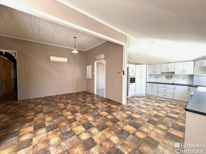 2 Sirius Street, Clermont QLD 4721