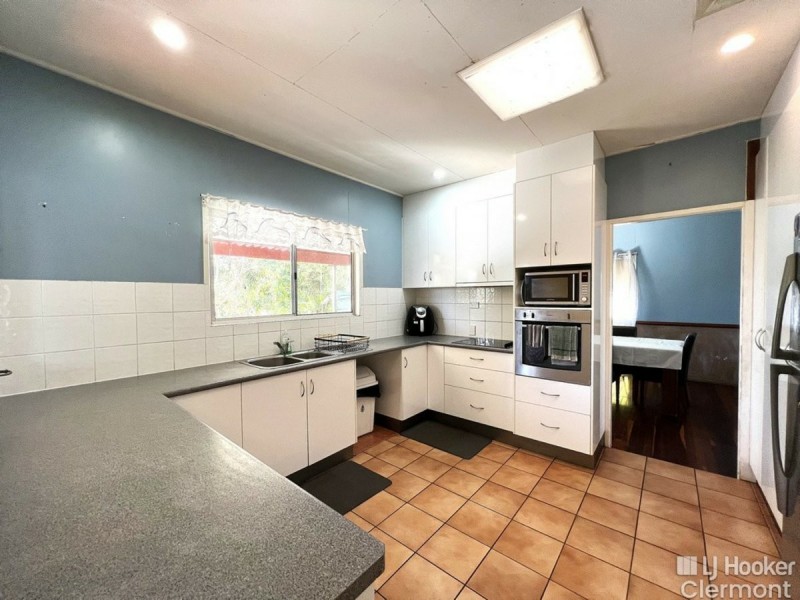 8 Kitchener Street, Clermont QLD 4721