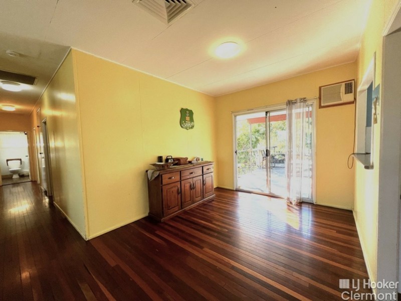 8 Kitchener Street, Clermont QLD 4721