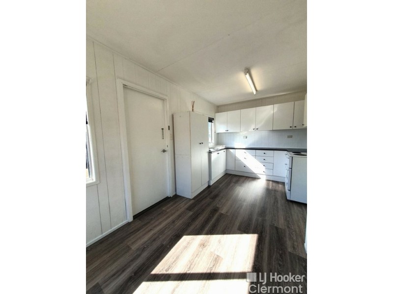 13 Karmoo Street, Clermont QLD 4721