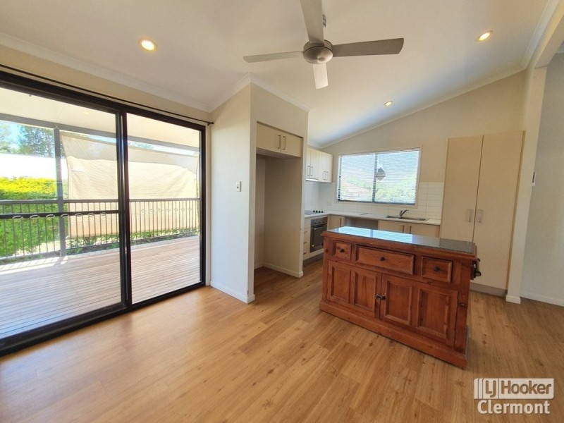 36 East Street, Clermont QLD 4721