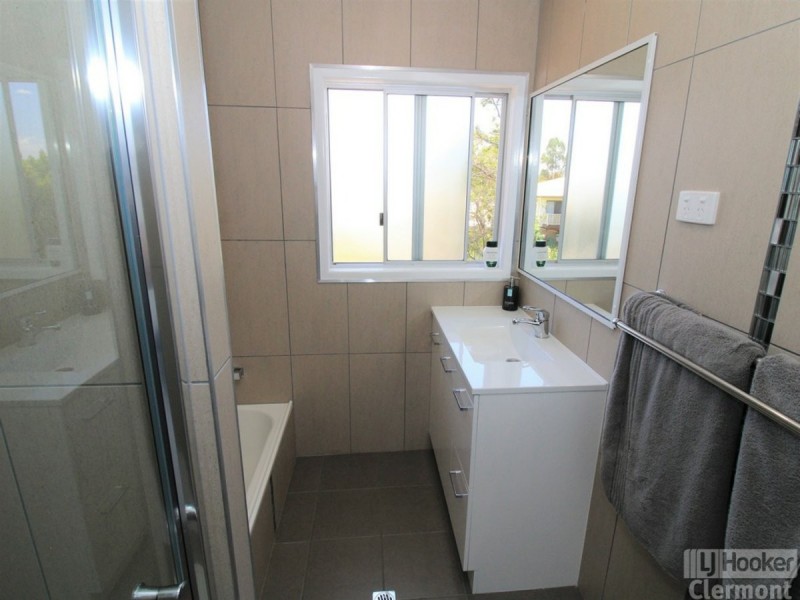 6 Blamey Street, Clermont QLD 4721