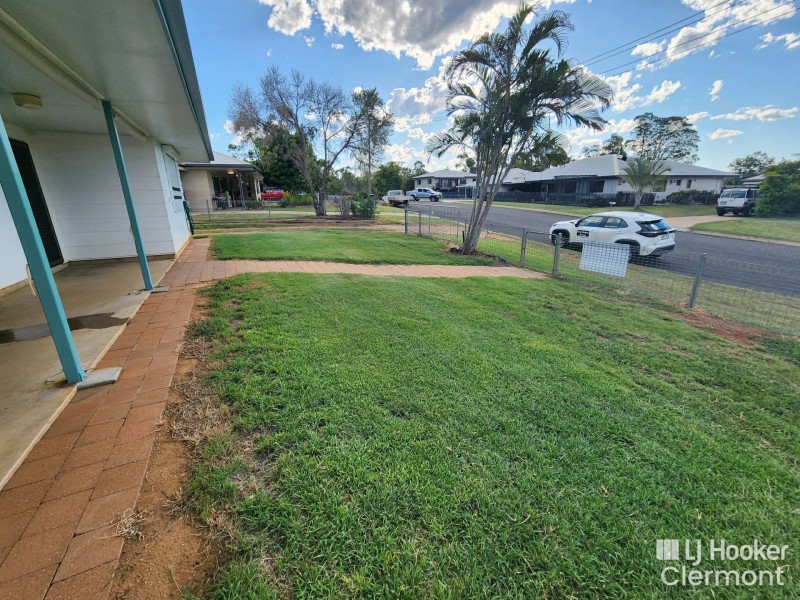 11 Carina Crescent, Clermont QLD 4721