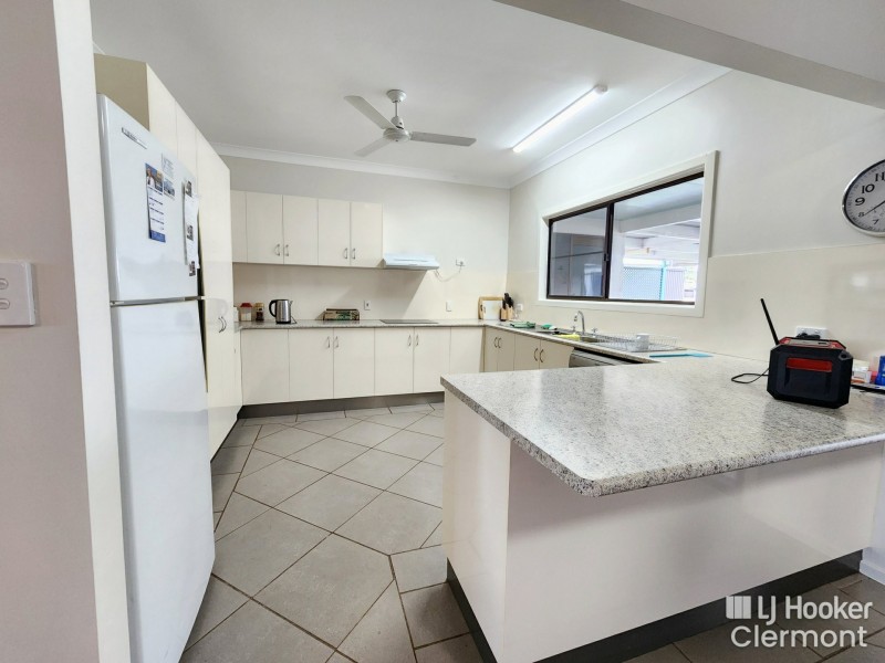 11 Carina Crescent, Clermont QLD 4721