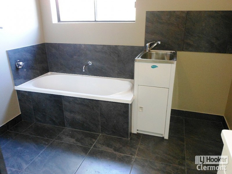 Unit 1/25 Jellicoe Street, Clermont QLD 4721
