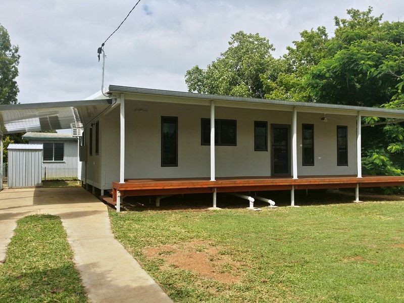 11 French Court, Clermont QLD 4721