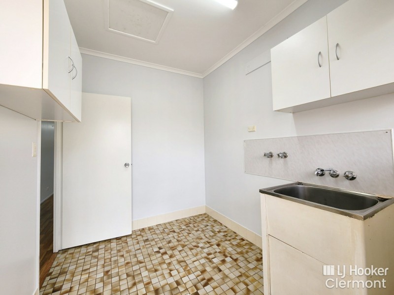 34 Collins Street, Clermont QLD 4721