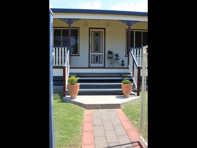 1 Sirius Street, Clermont QLD 4721