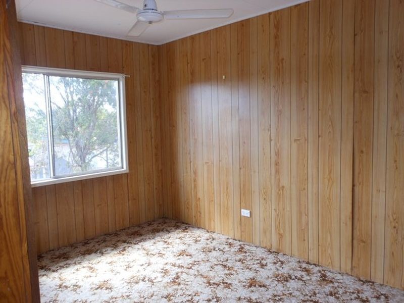 Unit 2/4 Collins Street, Clermont QLD 4721