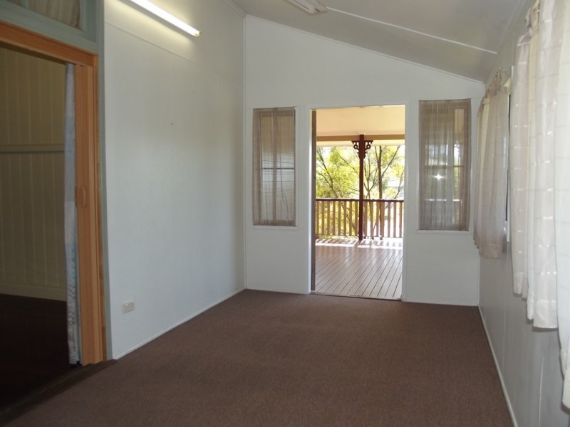 21 Douglass Street, Clermont QLD 4721