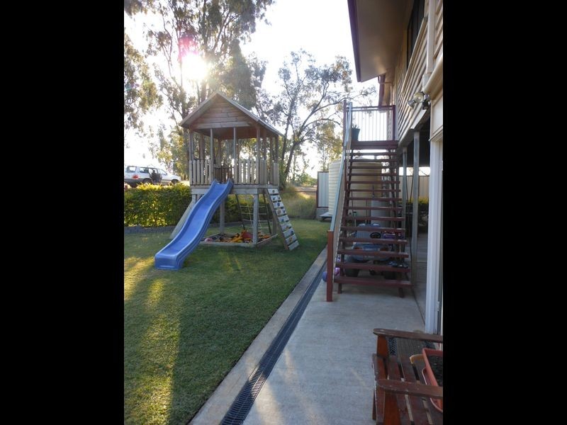 11 Athol Court, Clermont QLD 4721