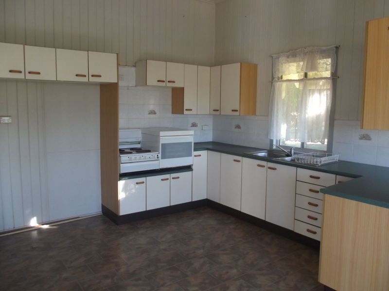 39 Jellicoe Street, Clermont QLD 4721